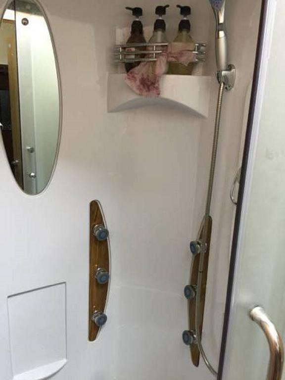 Gomaharu Guesthouse Osaka Bagian luar foto