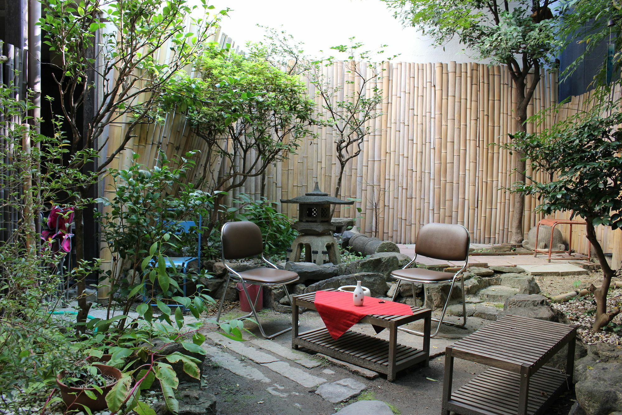 Gomaharu Guesthouse Osaka Bagian luar foto