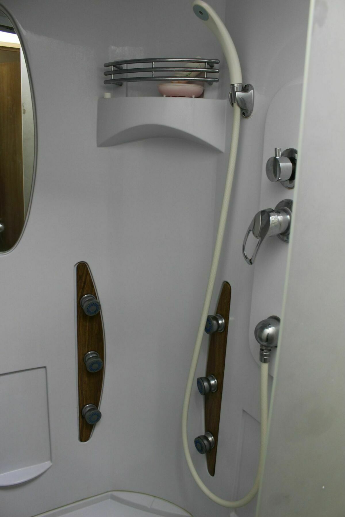 Gomaharu Guesthouse Osaka Bagian luar foto